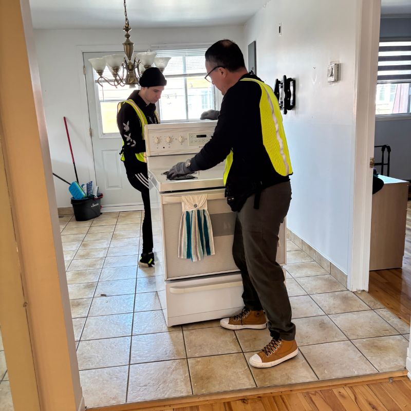 Service de ramassage électroménagers et recyclage écologique à Montréal – cuisinière usagée