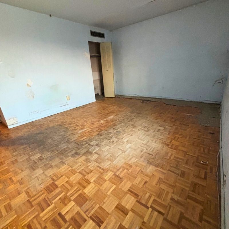 Appartement vidé et nettoyé après débarras écologique à Montréal – débarrasseurs professionnels spécialistes du débarras succession et locaux.